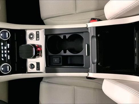 Certified 2025 Jaguar F-PACE R-Dynamic S image 11