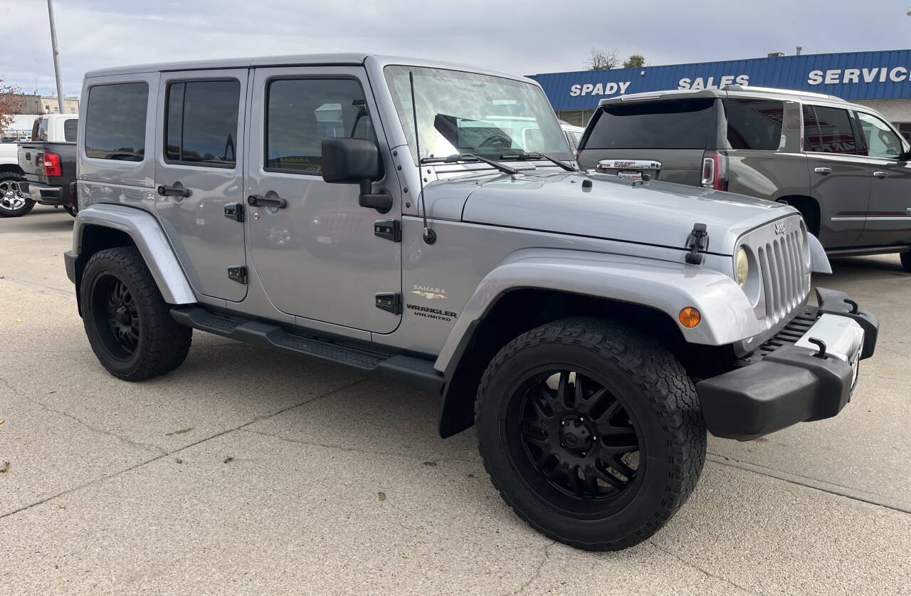 Used 2015 Jeep Wrangler Unlimited Sahara w/ Dual Top Group AWD/4WD image 5