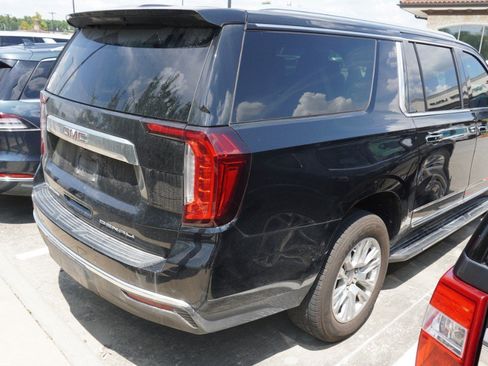 Used 2022 GMC Yukon XL Denali AWD/4WD image 6