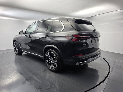 Used 2025 BMW X5 sDrive40i w/ Premium Package image 4