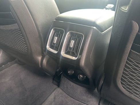 Used 2022 Kia Sorento SX Prestige image 12