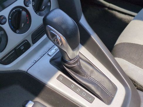 Used 2014 Ford Focus SE w/ SE Sport Package image 31