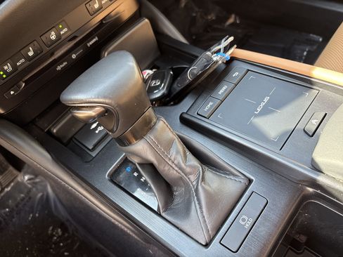 Used 2022 Lexus ES 250 w/ Premium Package image 26