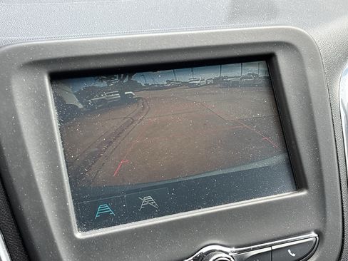 Used 2018 Chevrolet Equinox LT FWD image 22