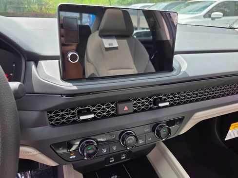 New 2026 Honda Accord SE image 18