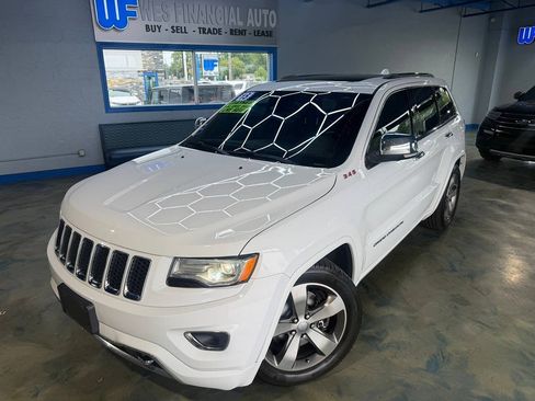 Used 2015 Jeep Grand Cherokee Overland w/ Advanced Technology Group AWD/4WD image 2