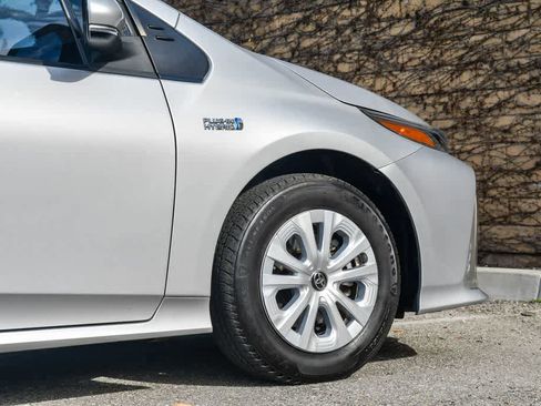 Used 2022 Toyota Prius Prime LE image 11