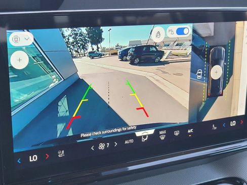 Used 2025 Ford Expedition Active image 27