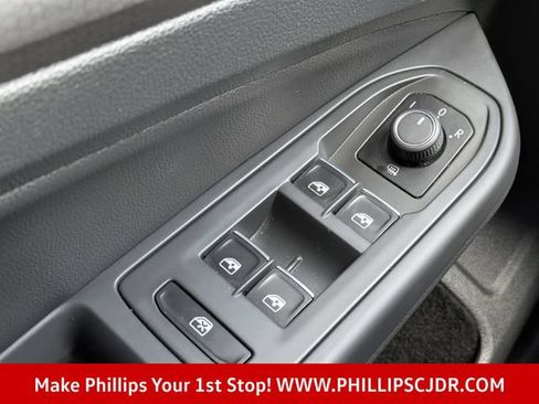 Used 2023 Volkswagen GTI Autobahn FWD image 21