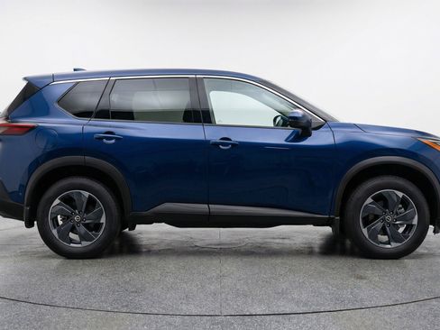 Used 2025 Nissan Rogue SV FWD image 11