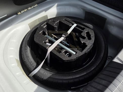 Used 2026 Volkswagen Jetta SE FWD image 61