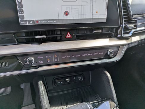 Certified 2024 Kia Sportage EX FWD image 25