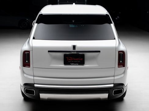 Used 2024 Rolls-Royce Cullinan w/ Cullinan Package AWD/4WD image 27