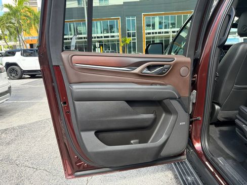 Used 2022 GMC Yukon XL Denali w/ Max Trailering Package AWD/4WD image 11