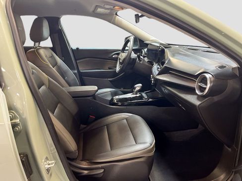 Used 2025 Chevrolet Trax ACTIV w/ Driver Confidence Package image 27