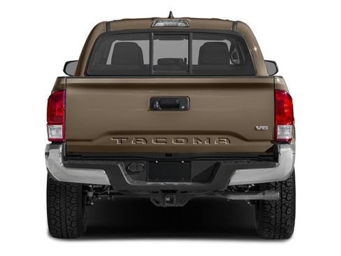 Used 2016 Toyota Tacoma SR5 w/ SR5 Appearance Package (SN) AWD/4WD image 5