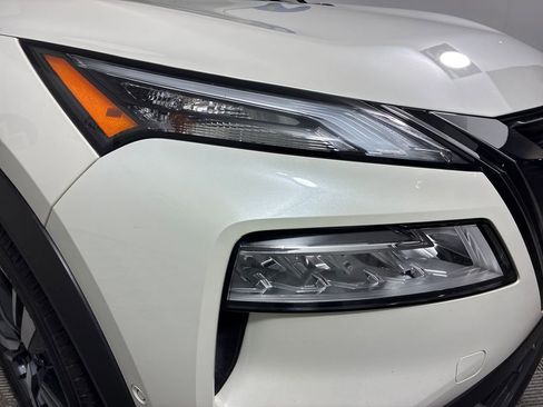 Used 2023 Nissan Rogue SL w/ SL Premium Package image 4