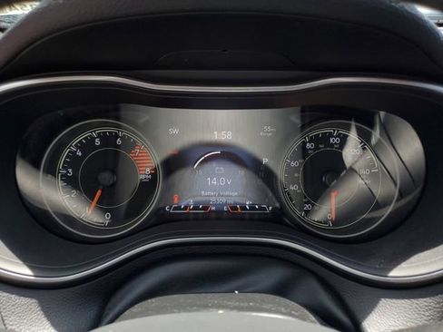 Used 2022 Jeep Cherokee Trailhawk w/ Sun, Sound & Nav Group AWD/4WD image 31