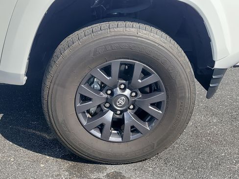 Certified 2023 Toyota Tacoma SR5 w/ Technology Package image 10