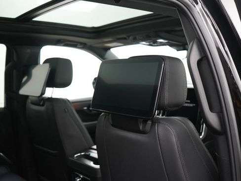 Used 2025 GMC Yukon Denali w/ Denali Reserve Package AWD/4WD image 13