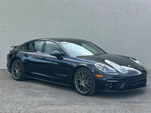 Used 2023 Porsche Panamera 4 Platinum Edition AWD/4WD image 16
