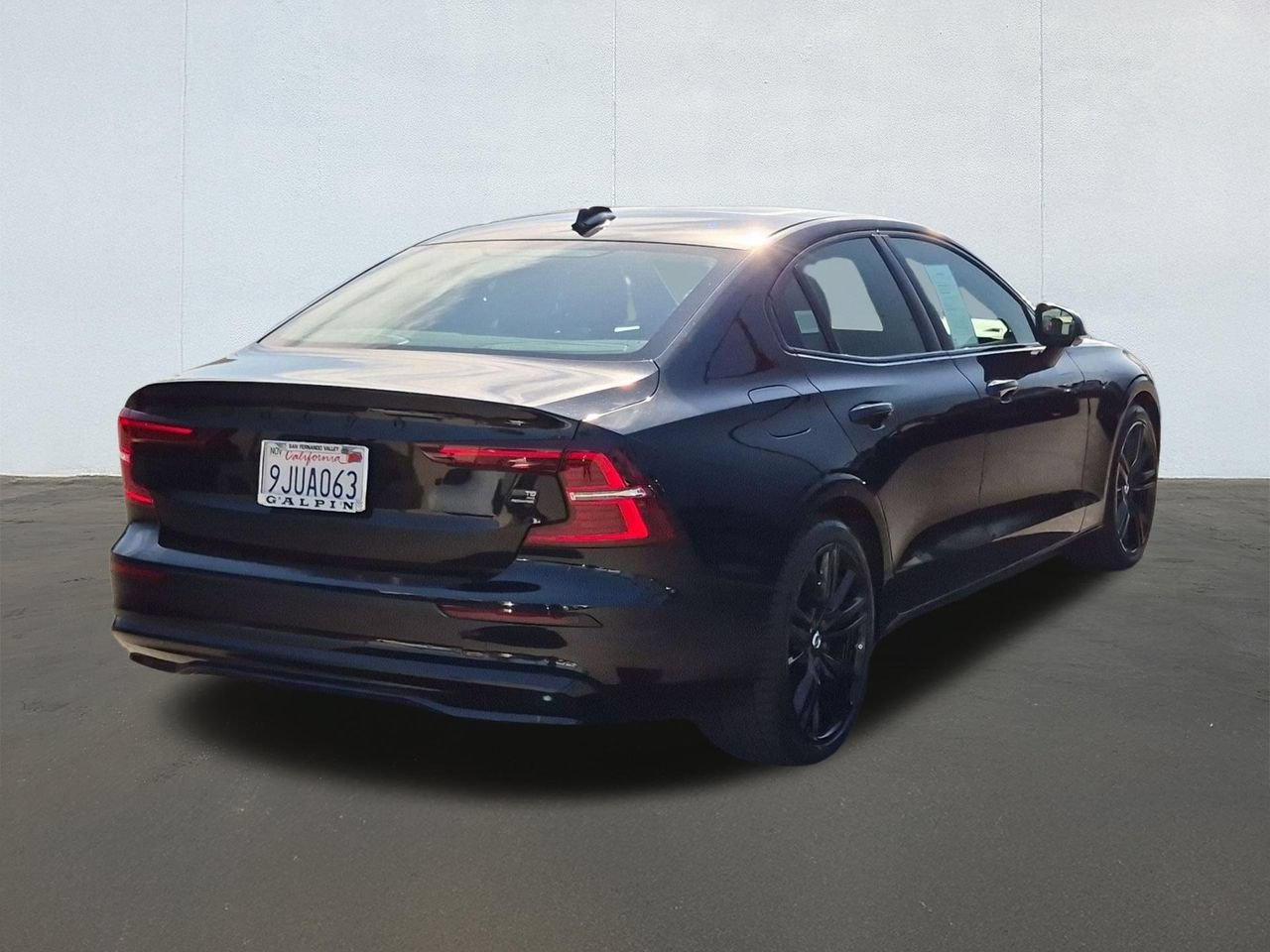 Certified 2024 Volvo S60 T8 Plus w/ Climate Package AWD/4WD image 5