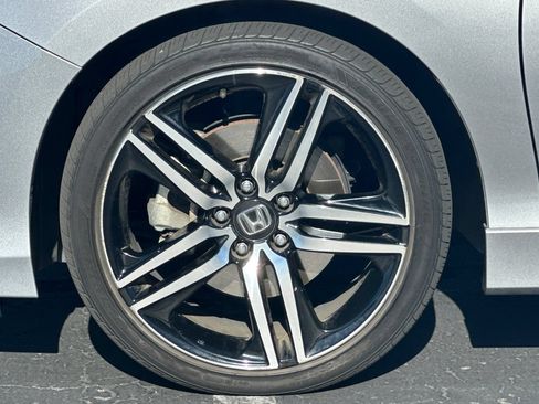 Used 2017 Honda Accord Touring image 42