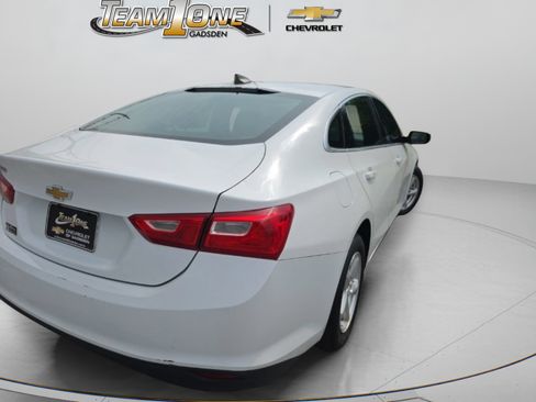 Used 2017 Chevrolet Malibu LS w/ LPO, Convenience Package 1 FWD image 8