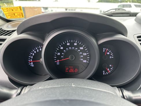 Used 2013 Kia Soul FWD image 20
