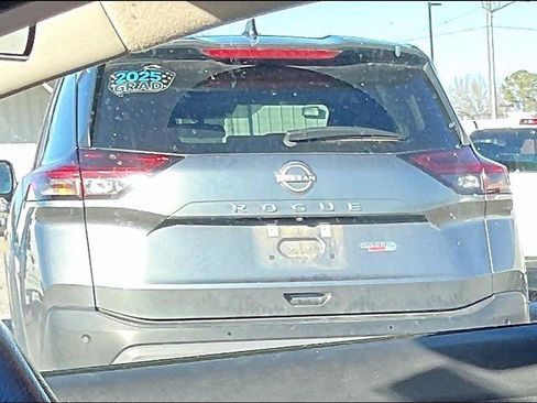 Certified 2024 Nissan Versa SV image 8