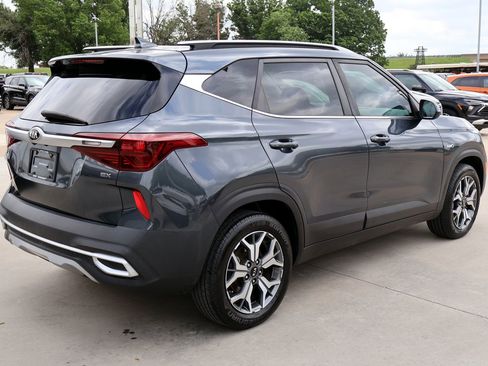 Used 2021 Kia Seltos EX AWD/4WD image 7