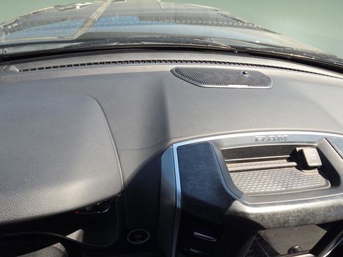 Used 2019 RAM 1500 Big Horn image 9