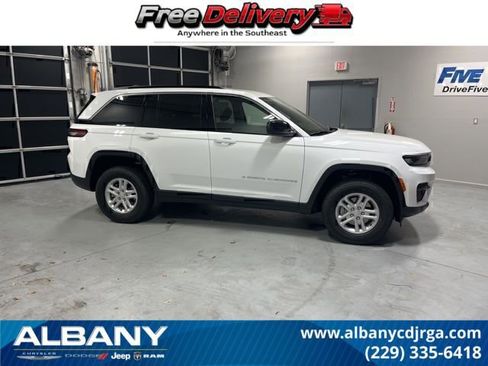 New 2025 Jeep Grand Cherokee Laredo w/ Luxury Tech Group I image 1