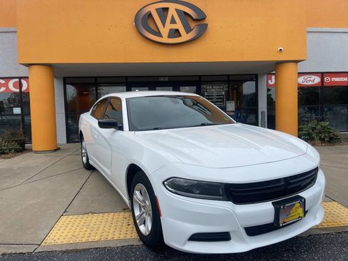 Used 2023 Dodge Charger SXT image 1