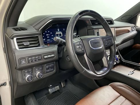 Used 2024 GMC Yukon Denali Ultimate image 2