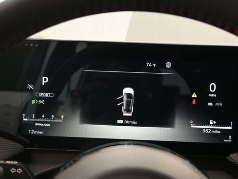 New 2025 Nissan Kicks SR FWD image 12