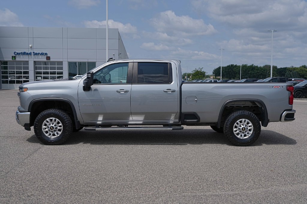 Used 2025 Chevrolet Silverado 2500 LT w/ Convenience Package AWD/4WD image 11