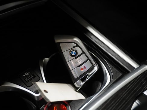 Used 2021 BMW 750i xDrive w/ Executive Package image 36