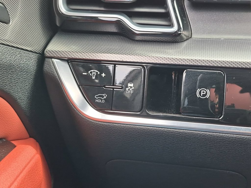 Used 2025 Kia Sportage SX FWD image 18