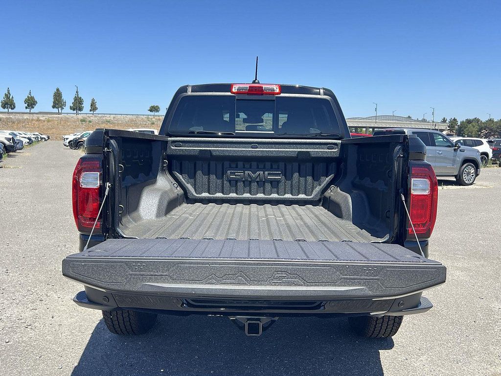 New 2026 GMC Canyon Elevation w/ LPO, Black Badging Package RWD image 26