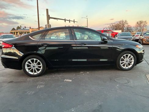 Used 2019 Ford Fusion SE image 4