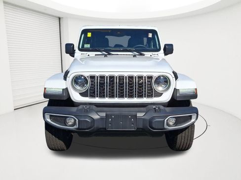 Used 2024 Jeep Wrangler Sahara w/ Technology Group image 2