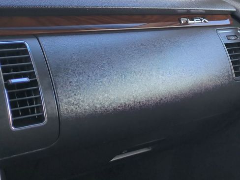 Used 2010 Ford Flex SEL image 31