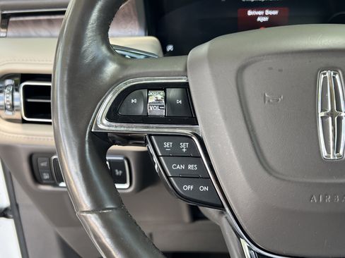 Certified 2022 Lincoln Nautilus Reserve AWD/4WD image 11