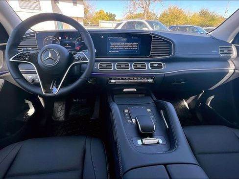 New 2026 Mercedes-Benz GLS 450 4MATIC image 4
