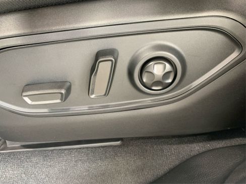 Used 2025 Jeep Grand Cherokee L Altitude AWD/4WD image 31