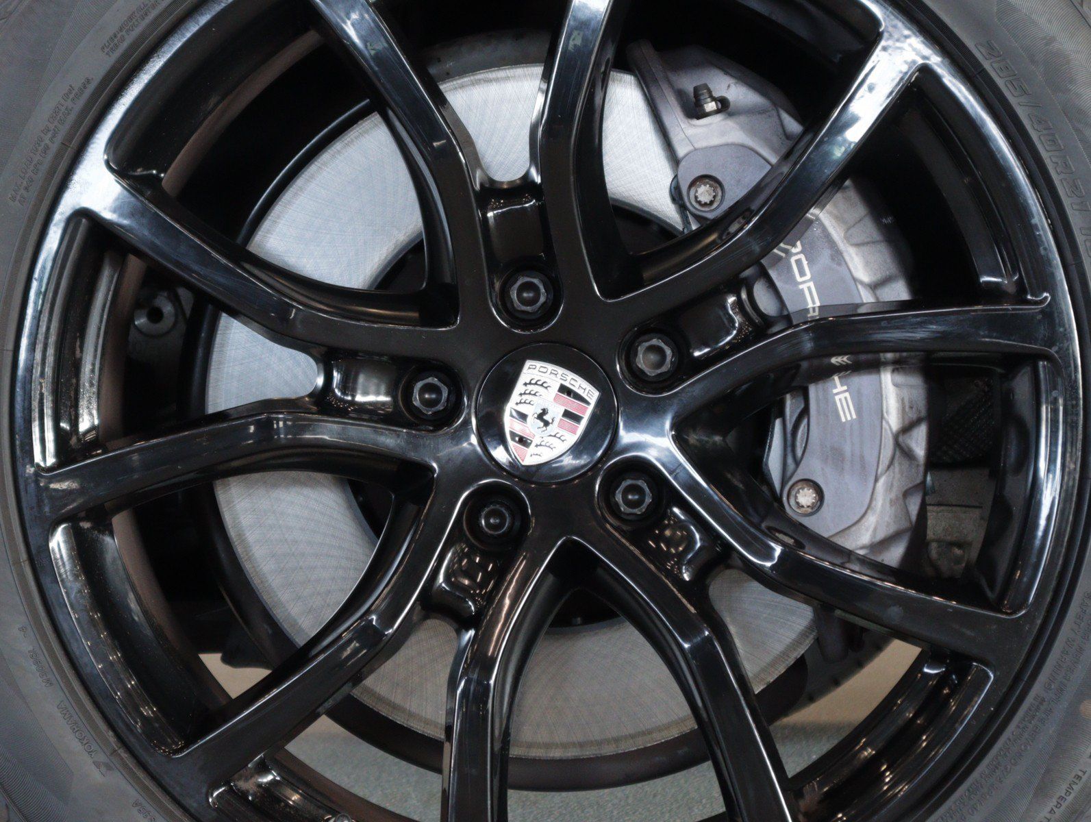 Certified 2022 Porsche Cayenne AWD/4WD image 15