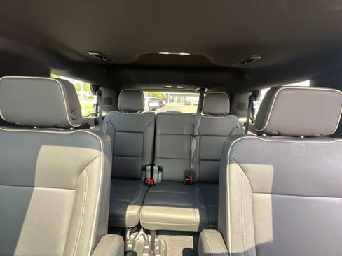 Used 2023 Chevrolet Tahoe Premier w/ Advanced Technology Package AWD/4WD image 22
