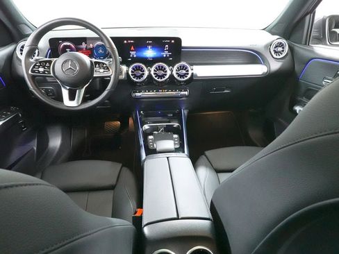 Used 2023 Mercedes-Benz EQB 300 4MATIC w/ Exclusive Package image 11