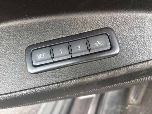 Used 2018 Chevrolet Suburban LT image 15